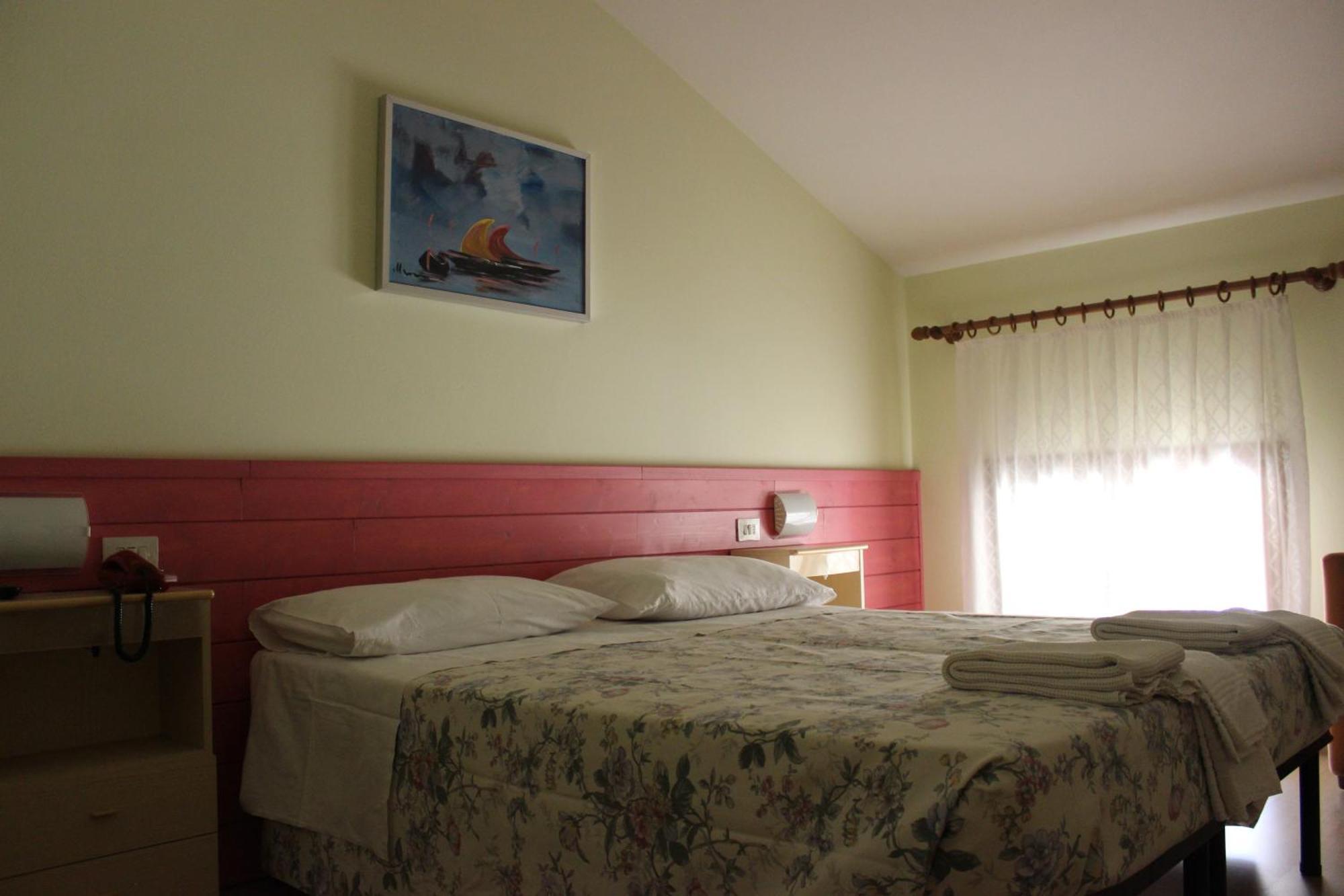 Albergo Al Castello Recoaro Terme Zimmer foto