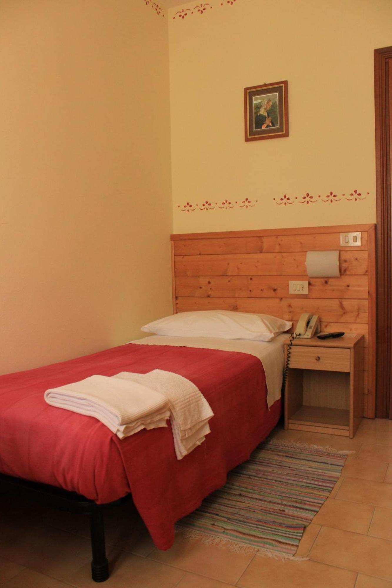 Albergo Al Castello Recoaro Terme Zimmer foto